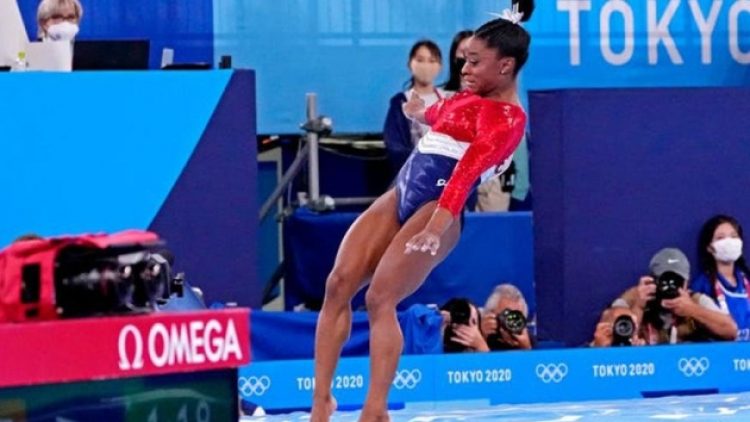 ABD’de büyük şok! Simon Biles çekildi…