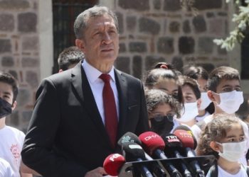 Milli Eğitim Bakanı Selçuk: Okulları açmakta çok kararlıyız