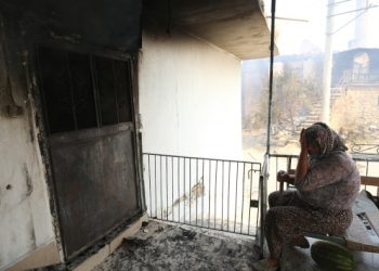 Kanser tedavisi görüyordu… Yangında her şeyini kaybetti