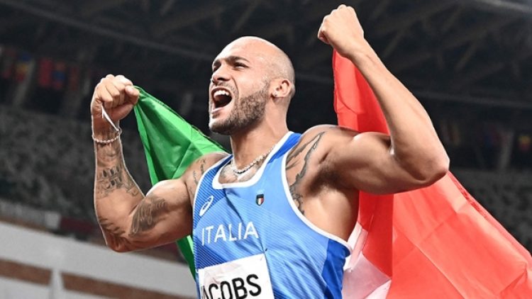 Erkekler 100 metrede altın madalya Lamont Marcell Jacobs’un