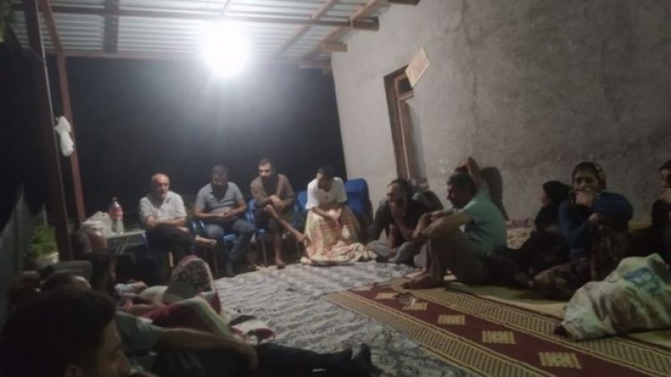 Elmalı’da mevsimlik işçilere ırkçı saldırı: Aile köyü terk etti