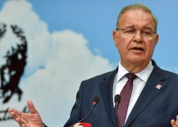 CHP’li Öztrak: Ay’a gideceğiz diyenlerin ellerinde yangın söndürmeye uçak yok