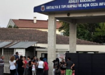 Antalya Cezaevi’nde bir mahkûm kalp krizinden vefat etti
