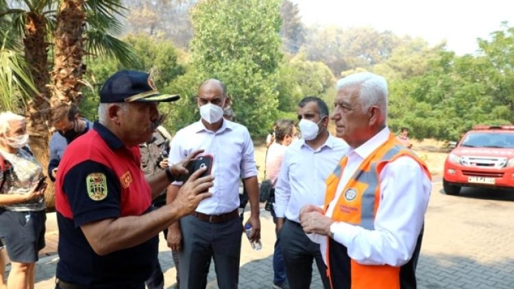 Muğla Valiliği, yangın toplantısına Belediye Başkanı’nı çağırmadı