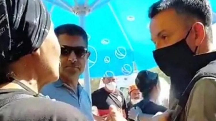 Bakan Pakdemirli’ye ‘hükümet istifa’ diye tepki gösteren kadın gözaltına alındı