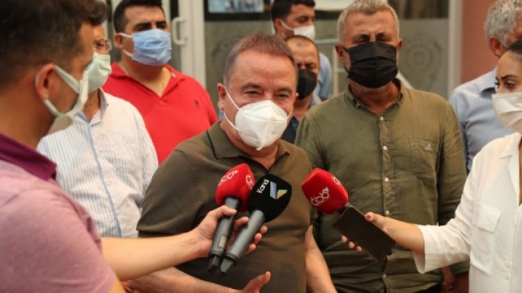 Antalya Büyükşehir Belediye Başkanı Muhittin Böcek hastaneye kaldırıldı