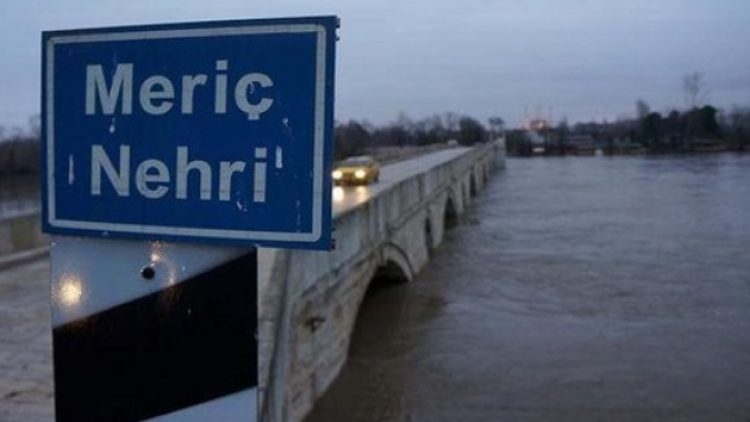 MSB: Edirne’den Yunanistan’a geçmeye çalışan 19 kişi yakaladık