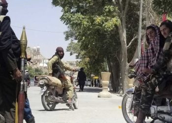 Taliban Kabil’de: Yönetimin devri için görüşmeler başladı