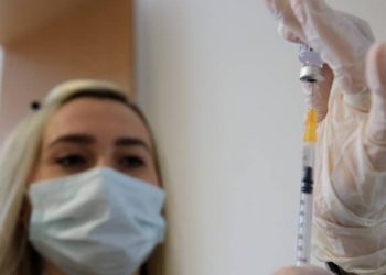 15 yaş üstündekilere aşı hakkı