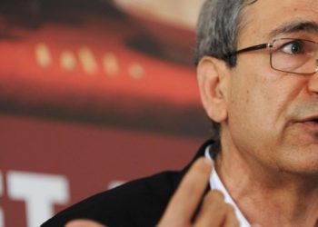 Orhan Pamuk: Çay atarak öfkeli kitlelerin yatıştırılacağını sanmak tuhaf