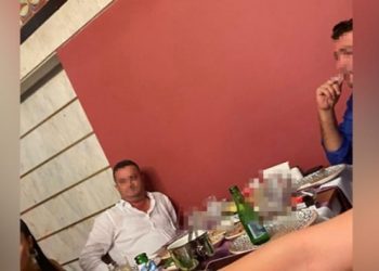 Beraat ettirdiği sanıkla görüntülenen hakim açığa alındı