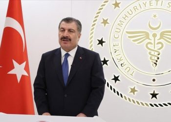 Bakan Koca: 12 yaşından büyük ve kronik hastalığı olan çocuklarımız için aşı tanımlandı