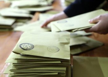 ‘Bu Pazar seçim olsa’ anketi: Barajı sadece 3 parti geçiyor