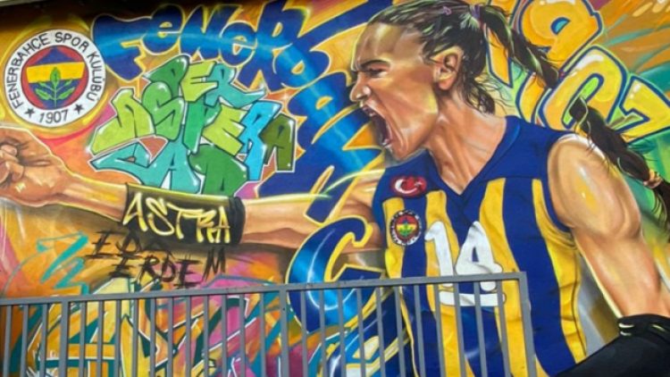Fenerbahçe taraftarları, Eda Erdem Dündar için duvar resmi çizdi