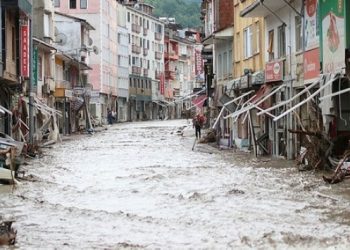 Karadeniz’de sel: Can kaybı 82’ye yükseldi