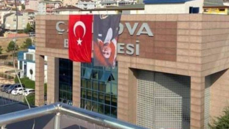 Atatürk’ün posterini ters asan AKP’li belediye CHP’yi suçladı