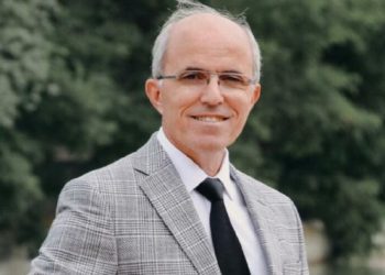 AKP’li başkan, yeğenini yardımcısı olarak atadı!