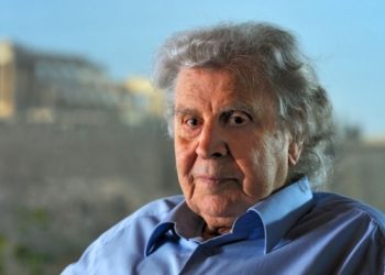 Komşu yasta: Mikis Theodorakis hayatını kaybetti