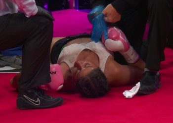 Kadın boksör ringde aldığı darbeler sonucu öldü