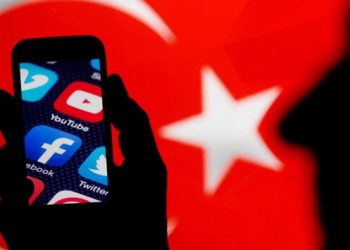 AK Parti sosyal medya düzenlemesinde ısrarcı