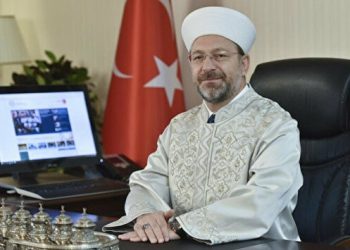 Diyanet İşleri Başkanı Erbaş: Sosyal medya yasası zorunluluk