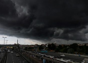 Meteorolojiden saatli uyarı: Şiddetli fırtına ve yağmur geliyor