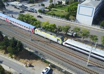 İstanbul’da faciaya ramak kala! İki tren kafa kafaya geldi