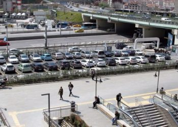 İBB’den trafiği rahatlatması planlanan yeni uygulama: Park et devam et