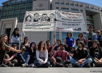 AYM’den ihraç edilen akademisyenler için yeni karar
