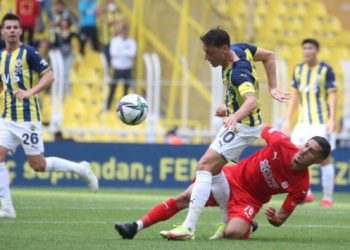 Fenerbahçe Kadıköy’de Sivasspor’a takıldı!