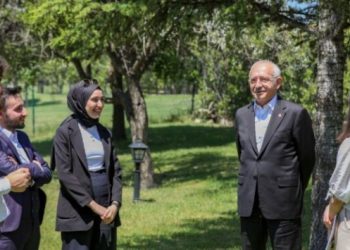 Kılıçdaroğlu, ‘Sizi seviyorum gençler’ notuyla uzun yol müzik listesini paylaştı