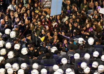 ‘Şahsım iktidarı’: 6 ayda bin 98 hak savunucusu gözaltına alındı, 33’ü tutuklandı