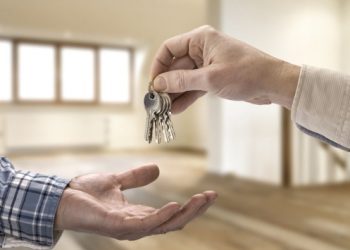 Evini yüksek fiyatta vermek isteyen kiracısını çıkarıyor