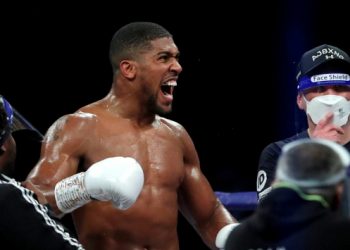 İngiliz boksör Joshua, unvanlarını kaybetti