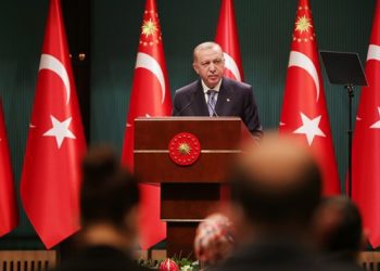 Erdoğan: Parkta, bahçede yatanların öğrencilikle ilgisi yok