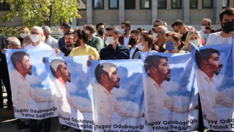 CHP il gençlik kolları başkanına Erdoğan’a hakaretten tutuklama