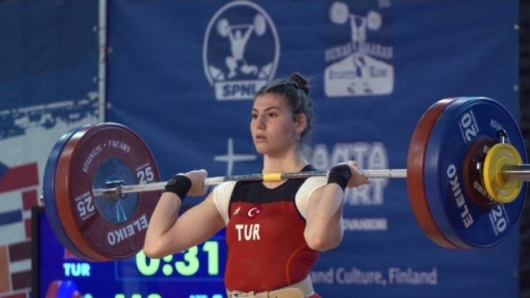 Milli halterci Dilara Uçan Avrupa ikincisi oldu