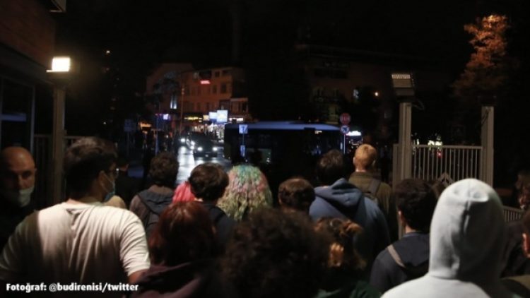 Boğaziçi’nde gözaltına alınan öğrencilerden ikisi tutuklandı