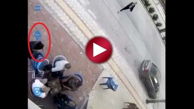 Pes dedirten tepkisizlik: Tavla oynayanlar korumayınca kovaladığı kadını satırla yaraladı