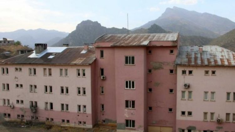 Beytüşşebap’ta hastane projesi iptal edildi, yüzme havuzu yapıldı