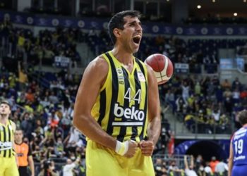 Fenerbahçe Beko, Anadolu Efes’i farklı geçti