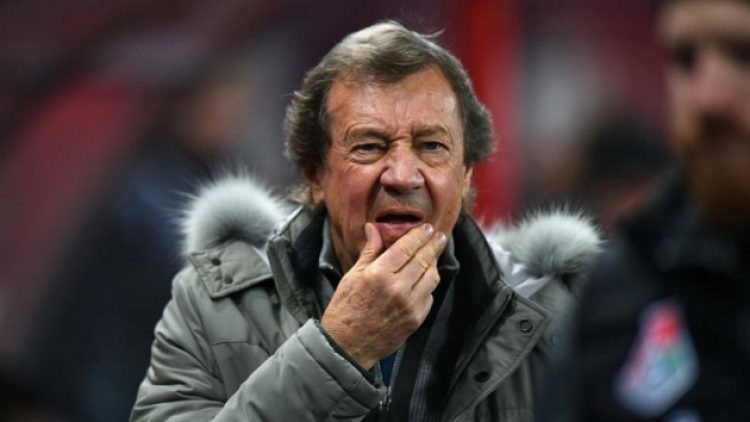 Verilen madalyayı tribüne fırlattı