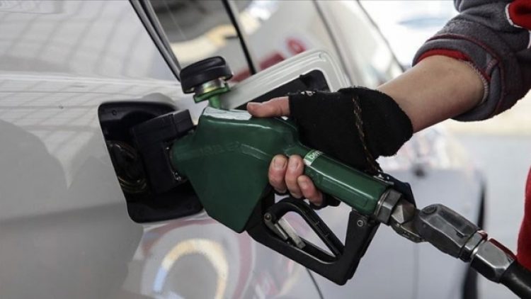 Benzine 24 saatte ikinci zam!