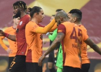 Galatasaray’da üç imza birden