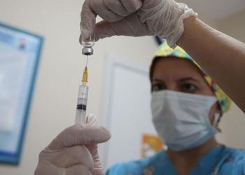 Bakan Koca: BioNTech olmuş 18 yaş üstü herkes hatırlatma dozu aşılarını olabilecek