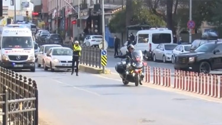 Erdoğan’ın konvoyu ambulansa yol verdi, AKP’ye yakın medya şaşırdı