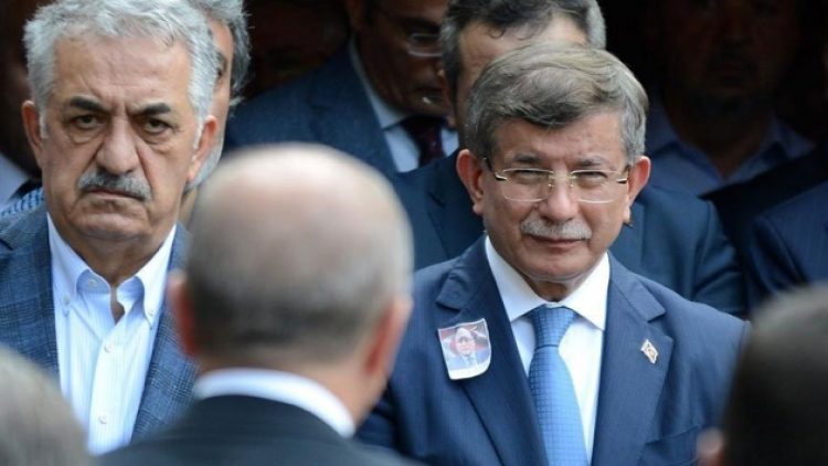 Erdoğan ile Davutoğlu’nun telefondaki kavgasını anlattı