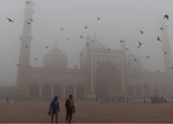 Yeni Delhi’de hava kirliliği nedeniyle okullar süresiz kapatıldı