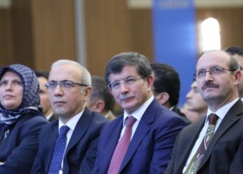 “Lütfi bey, Berat Albayrak’ın ördüğü çorapları biliyor!”