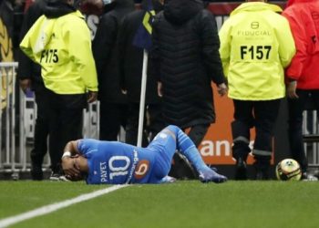 Lyon-Marsilya maçında Payet’i yaralayan taraftara ibretlik ceza
